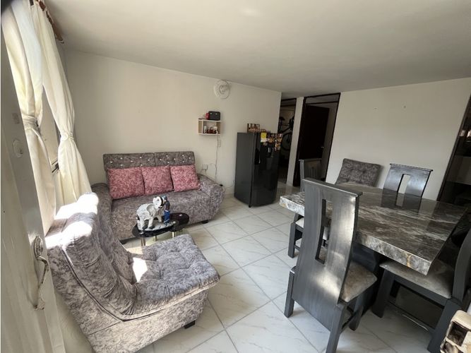 Apartamento en venta en Los Alcazares, Cali · foto 3 de 13