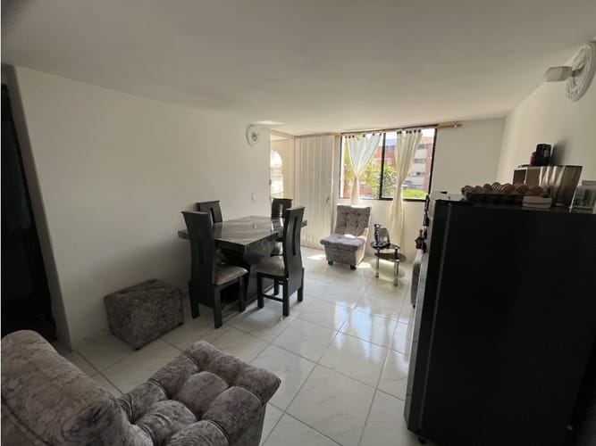 Apartamento en venta en Los Alcazares, Cali · foto 4 de 13