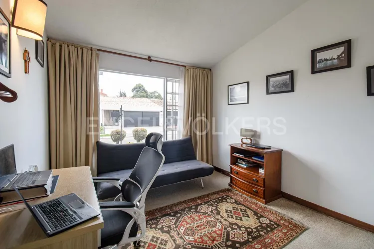Casa de 5 alcobas en venta en El Batán, Bogotá, 300 m² · foto 18 de 20