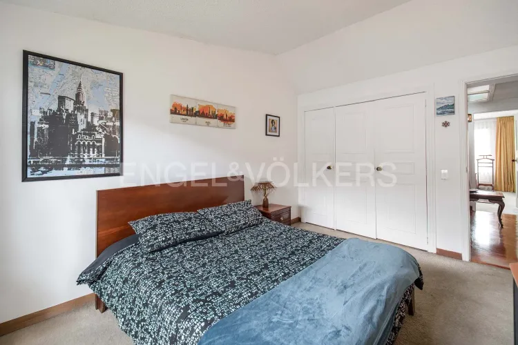 Casa de 5 alcobas en venta en El Batán, Bogotá, 300 m² · foto 15 de 20
