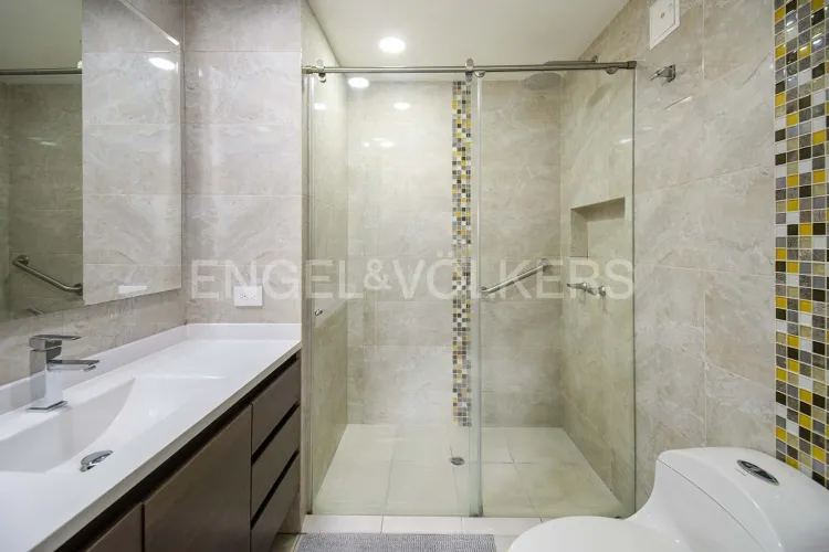 Casa de 5 alcobas en venta en El Batán, Bogotá, 300 m² · foto 13 de 20