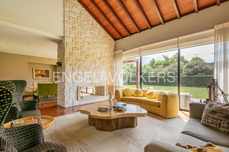 Casa de 3 alcobas en venta en Hatogrande, Sopó, 368 m² · foto 2 de 20