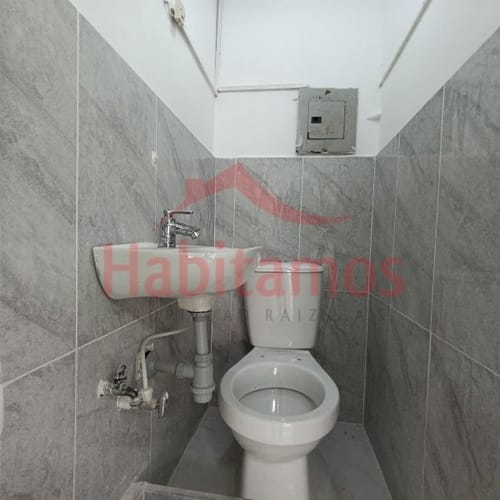 Local en arriendo en La Candelaria, Medellín, 35 m² · foto 3 de 4