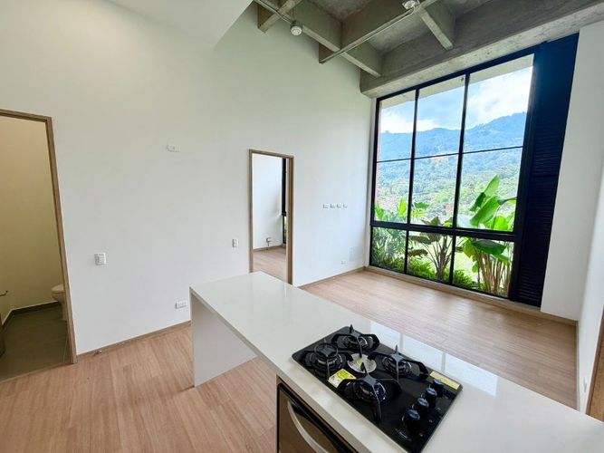 Apartamento de 2 alcobas en arriendo en Loma Del Escobero, Envigado, 68 m² · foto 3 de 12