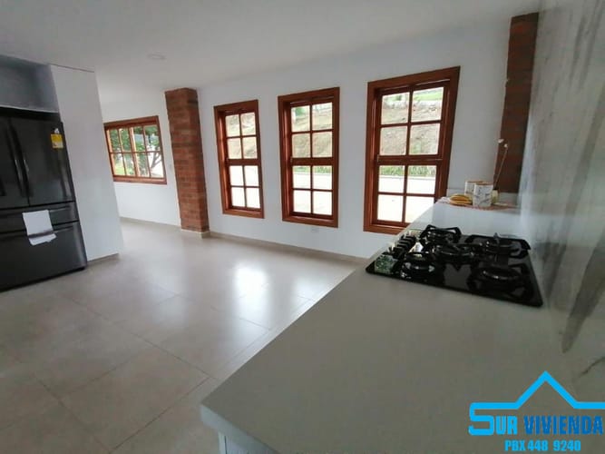 Casa de 4 alcobas en arriendo en La Mina, Envigado · foto 5 de 24