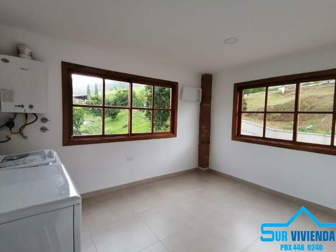 Casa de 4 alcobas en arriendo en La Mina, Envigado · foto 16 de 24