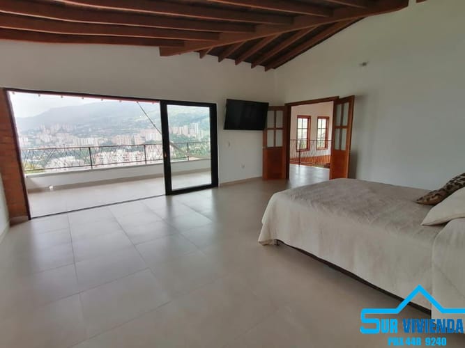 Casa de 4 alcobas en arriendo en La Mina, Envigado · foto 23 de 24