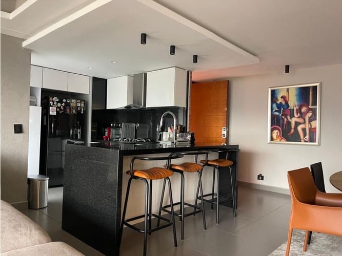 Apartamento de 2 alcobas en venta en Los Naranjos, Medellín, 118 m² · foto 6 de 8