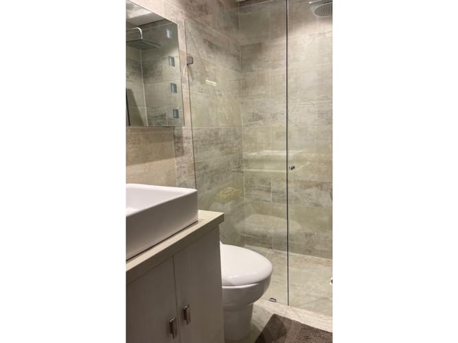 Apartamento de 2 alcobas en venta en Los Naranjos, Medellín, 118 m² · foto 8 de 8
