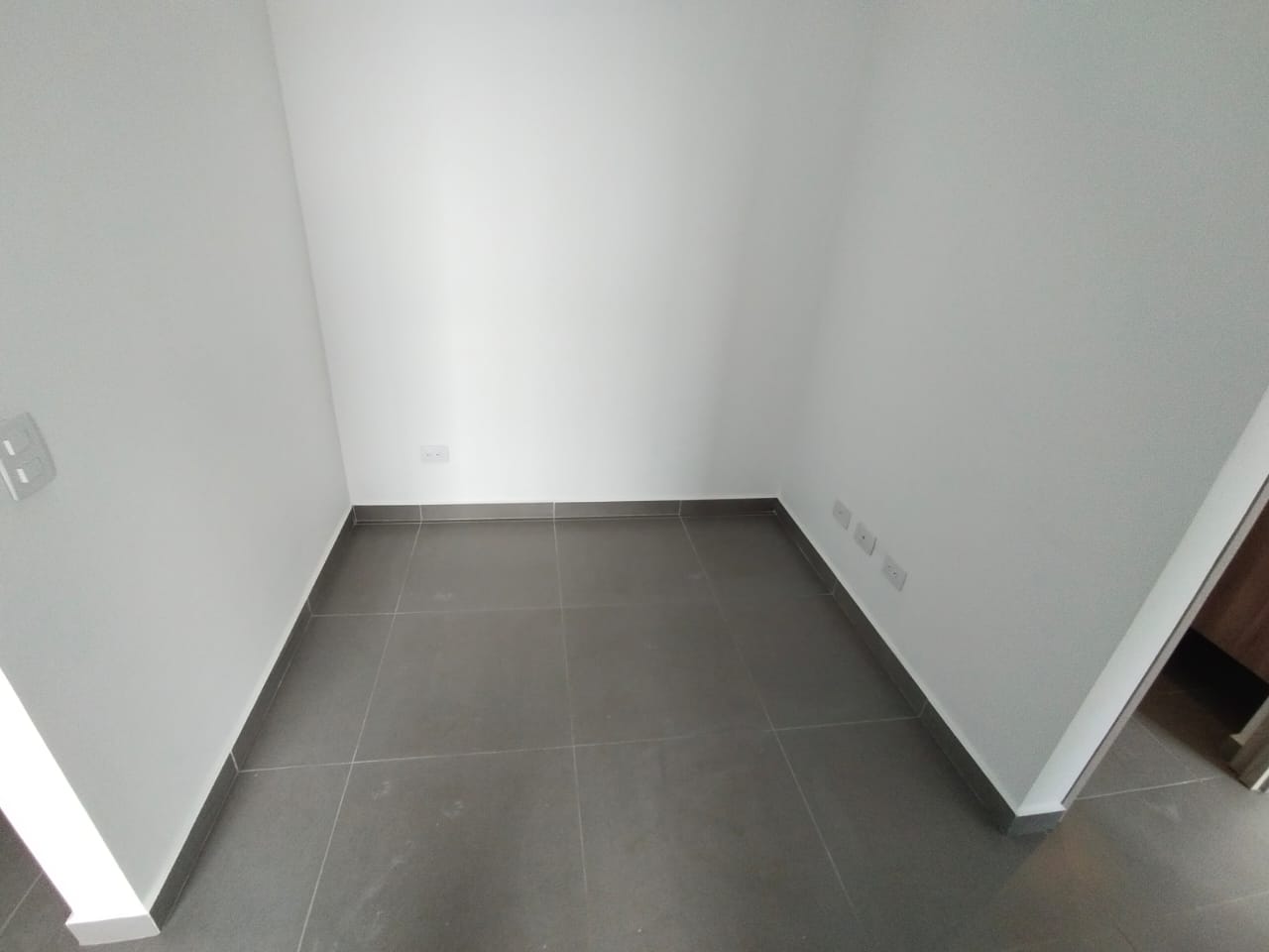 Apartamento en arriendo en El Poblado, Medellín · foto 3 de 19