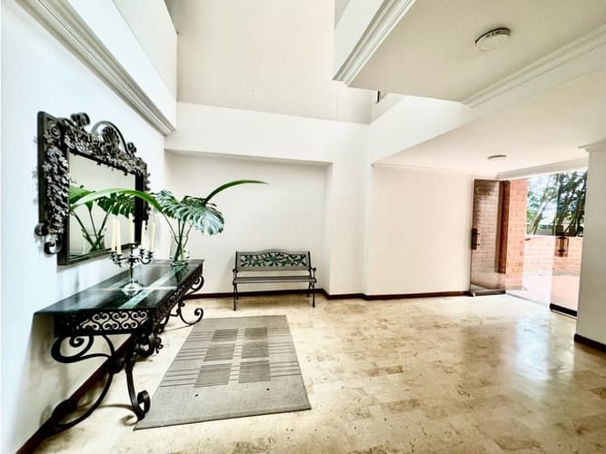 Apartamento de 3 alcobas en venta en Los Balsos, Medellín, 232 m² · foto 7 de 24
