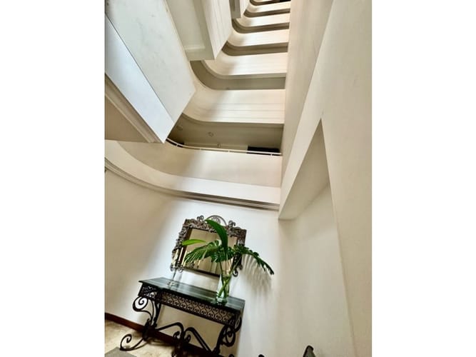 Apartamento de 3 alcobas en venta en Los Balsos, Medellín, 232 m² · foto 8 de 24