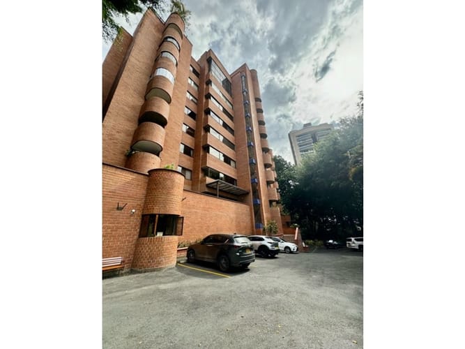 Apartamento de 3 alcobas en venta en Los Balsos, Medellín, 232 m² · foto 9 de 24