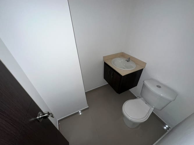 Oficina en arriendo en Niquia, Bello, 48 m² · foto 3 de 6