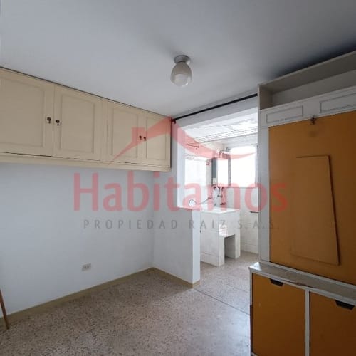 Apartamento de 4 alcobas en venta en El Pinal, Medellín, 236 m² · foto 5 de 24