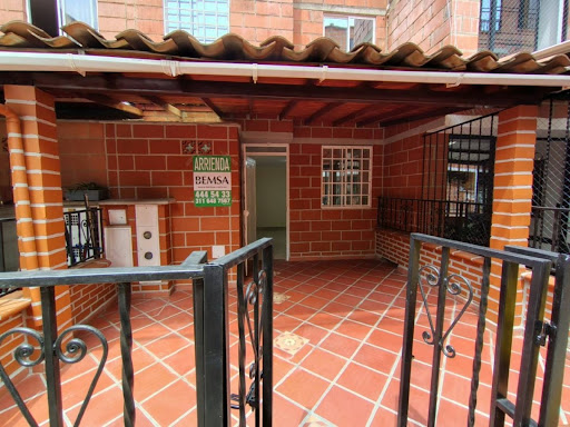 Casa en Arriendo en Niquia, Bello