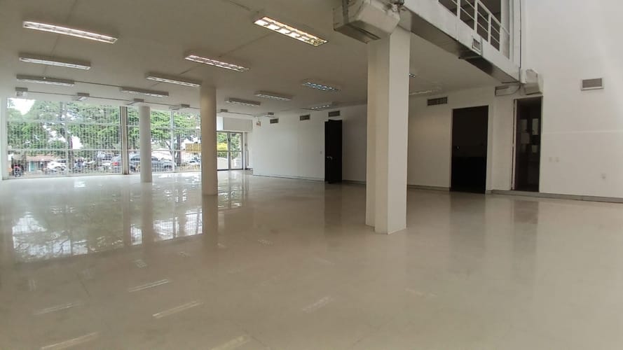 Local en arriendo en El Bosque, Cali, 450 m² · foto 4 de 24