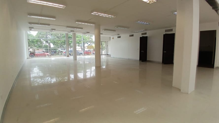 Local en arriendo en El Bosque, Cali, 450 m² · foto 5 de 24