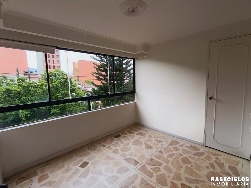 Apartamento en venta en Laureles Nogal, Medellín · foto 2 de 12