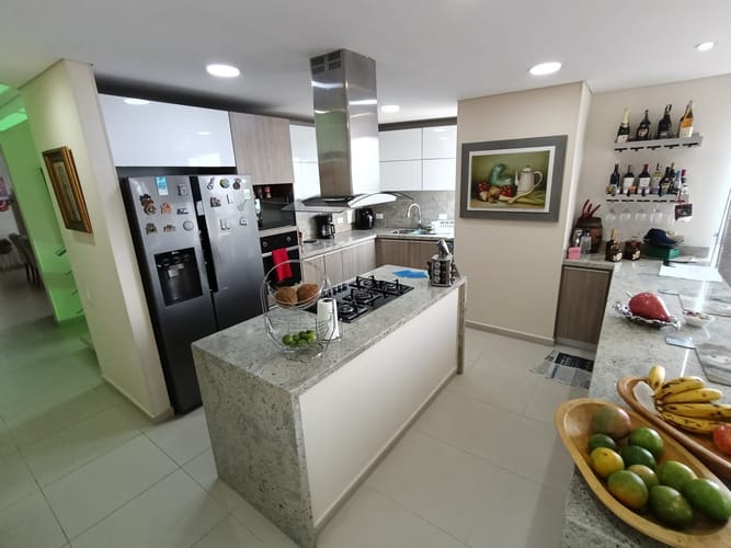 Apartamento de 6 alcobas en venta en Cañaveral, Floridablanca, 515 m² · foto 9 de 24
