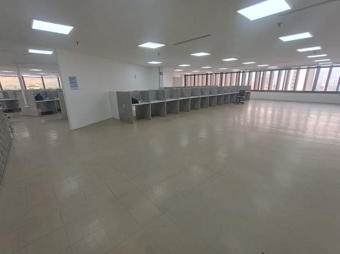 Oficina en arriendo en La Candelaria, Medellín, 1000 m² · foto 4 de 19