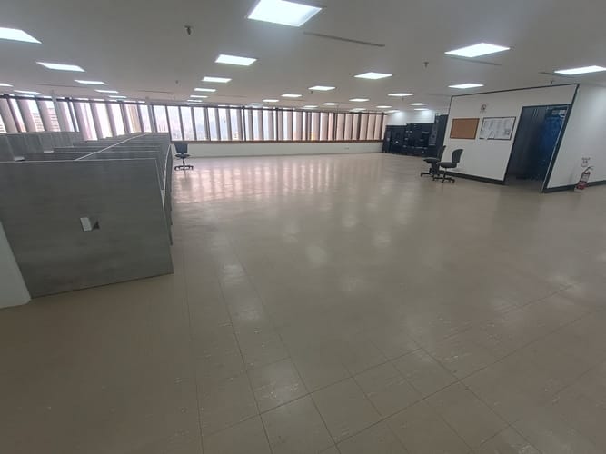 Oficina en arriendo en La Candelaria, Medellín, 1000 m² · foto 5 de 19