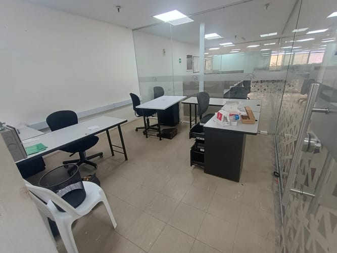 Oficina en arriendo en La Candelaria, Medellín, 1000 m² · foto 11 de 19