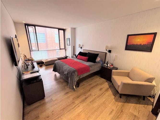 Apartamento de 3 alcobas en venta en Chicó Navarra, Bogotá, 247 m² · foto 10 de 23