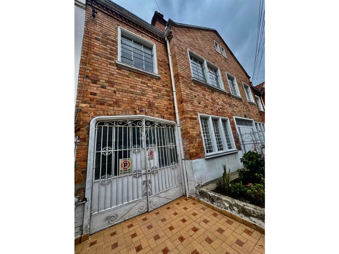 Casa de 4 alcobas en venta en Quinta Camacho, Bogotá, 145 m² · foto 3 de 24