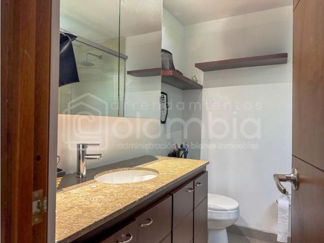 Casa de 3 alcobas en venta en Loma El Atravesado, Envigado, 198 m² · foto 7 de 15