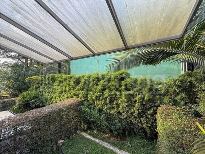 Casa de 3 alcobas en venta en Loma El Atravesado, Envigado, 198 m² · foto 13 de 15