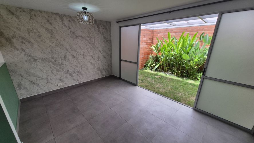 Casa de 3 alcobas en venta en Ciudad Country, Jamundí, 98 m² · foto 2 de 20