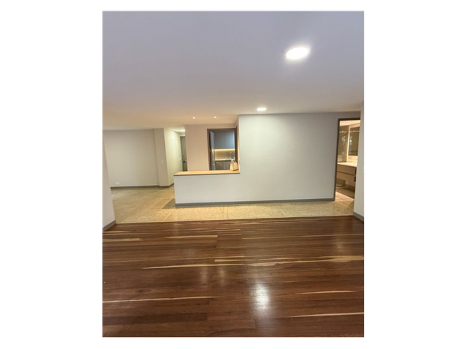 Apartamento en venta en Oviedo, Medellín · foto 3 de 19