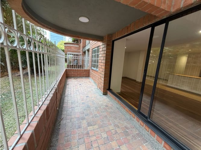 Apartamento en venta en Oviedo, Medellín · foto 5 de 19