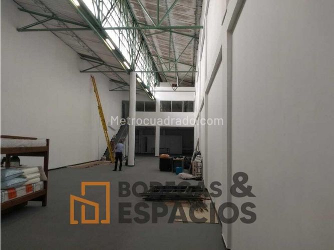 Bodega en venta en Colombia, Medellín, 420 m² · foto 4 de 8