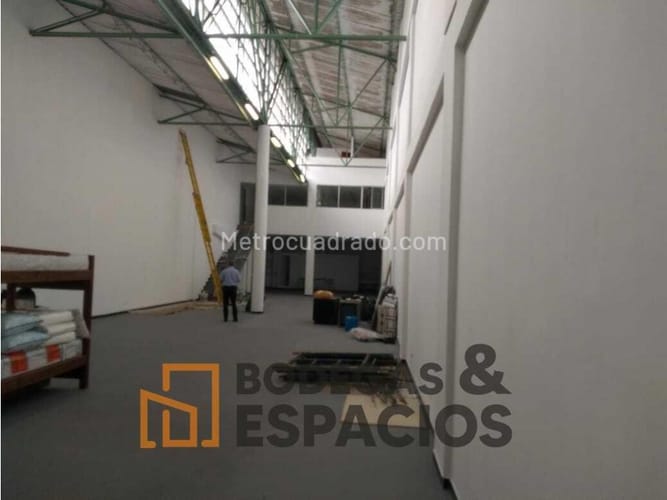 Bodega en venta en Colombia, Medellín, 420 m² · foto 6 de 8