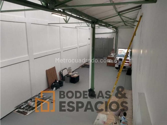 Bodega en venta en Colombia, Medellín, 420 m² · foto 7 de 8