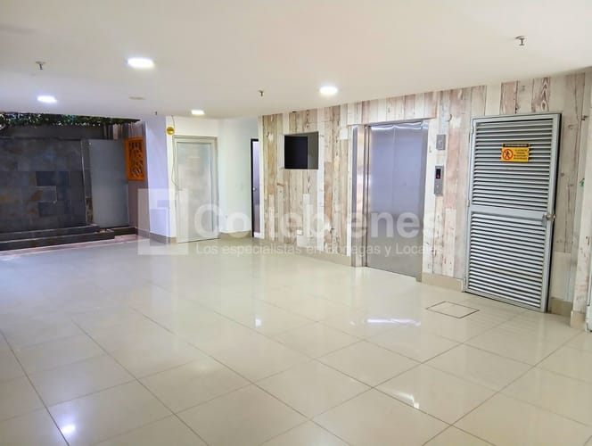 Edificio en venta en El Poblado, Medellín, 800 m² · foto 2 de 24