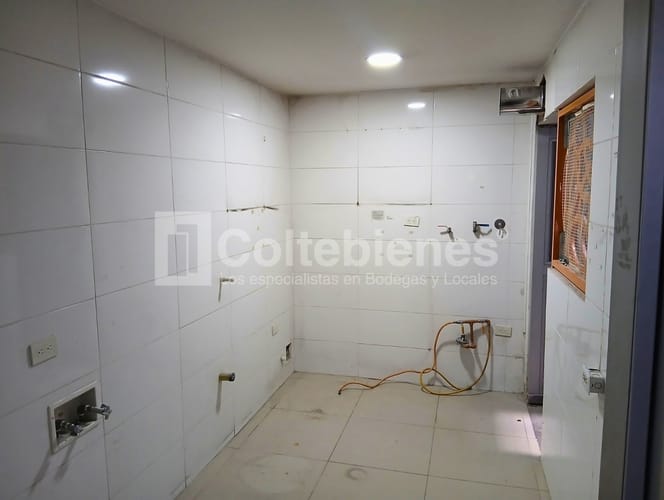 Edificio en venta en El Poblado, Medellín, 800 m² · foto 4 de 24