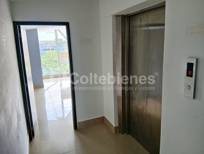 Edificio en venta en El Poblado, Medellín, 800 m² · foto 22 de 24