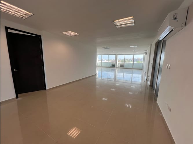 Oficina en arriendo en La Concepcion, Barranquilla, 215 m² · foto 2 de 9