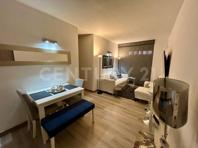 Apartamento de 2 alcobas en arriendo en Villa Carlota, Medellín, 73 m² · foto 2 de 16
