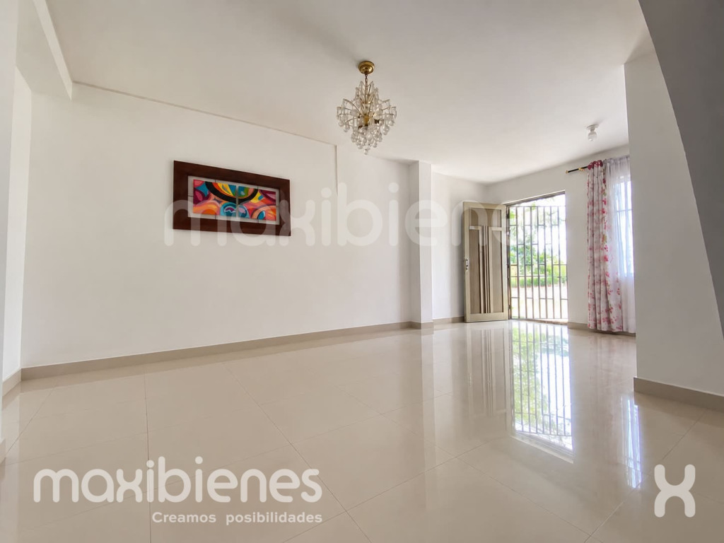 Apartamento en venta en La Milagrosa, Medellín · foto 2 de 8