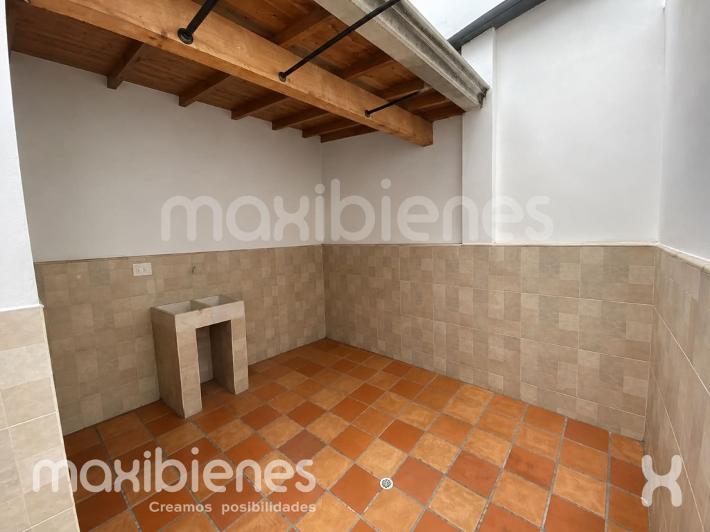 Apartamento en venta en La Milagrosa, Medellín · foto 6 de 8
