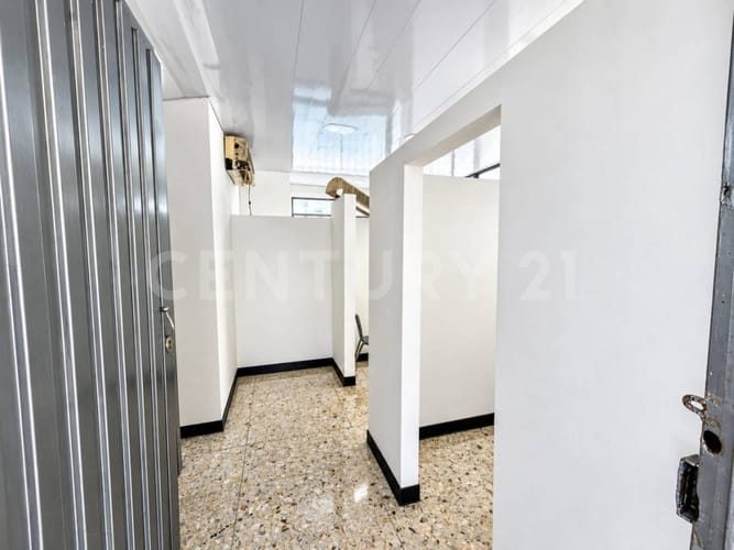 Local en arriendo en Acopi, Yumbo, 380 m² · foto 2 de 5
