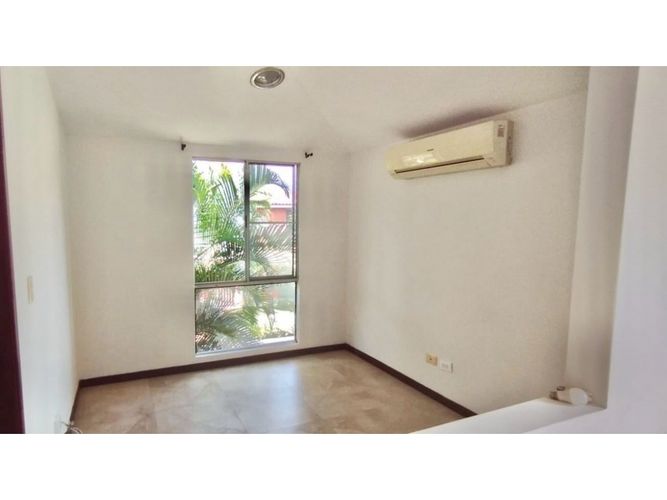 Casa de 3 alcobas en venta en El Castillo, Jamundí, 140 m² · foto 18 de 19