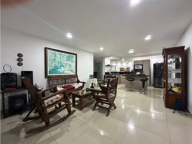 Apartamento de 3 alcobas en venta en Las Mercedes, Palmira, 215 m² · foto 5 de 17