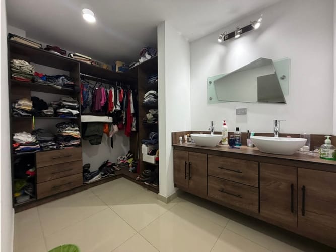 Apartamento de 3 alcobas en venta en Las Mercedes, Palmira, 215 m² · foto 10 de 17