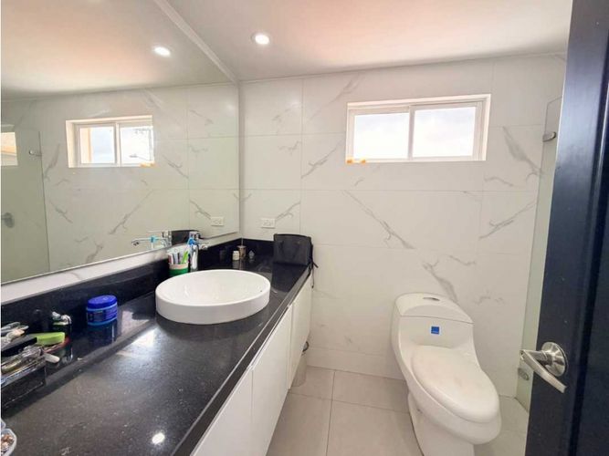 Casa en venta en San Jose De Bavaria, Bogotá · foto 5 de 11