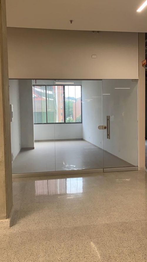 Local en venta en Boston, Medellín, 27 m² · foto 2 de 9